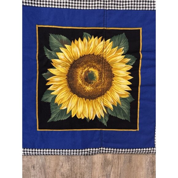 Sunflower Quilt Blanket Handmade Reversible With Pocket Patchwork 85.5”x 42" - Picture 6 of 10